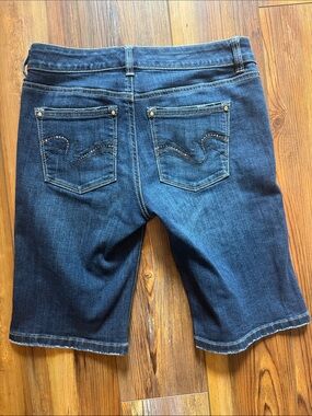 White House Black Market Bermuda jeans shorts size 2